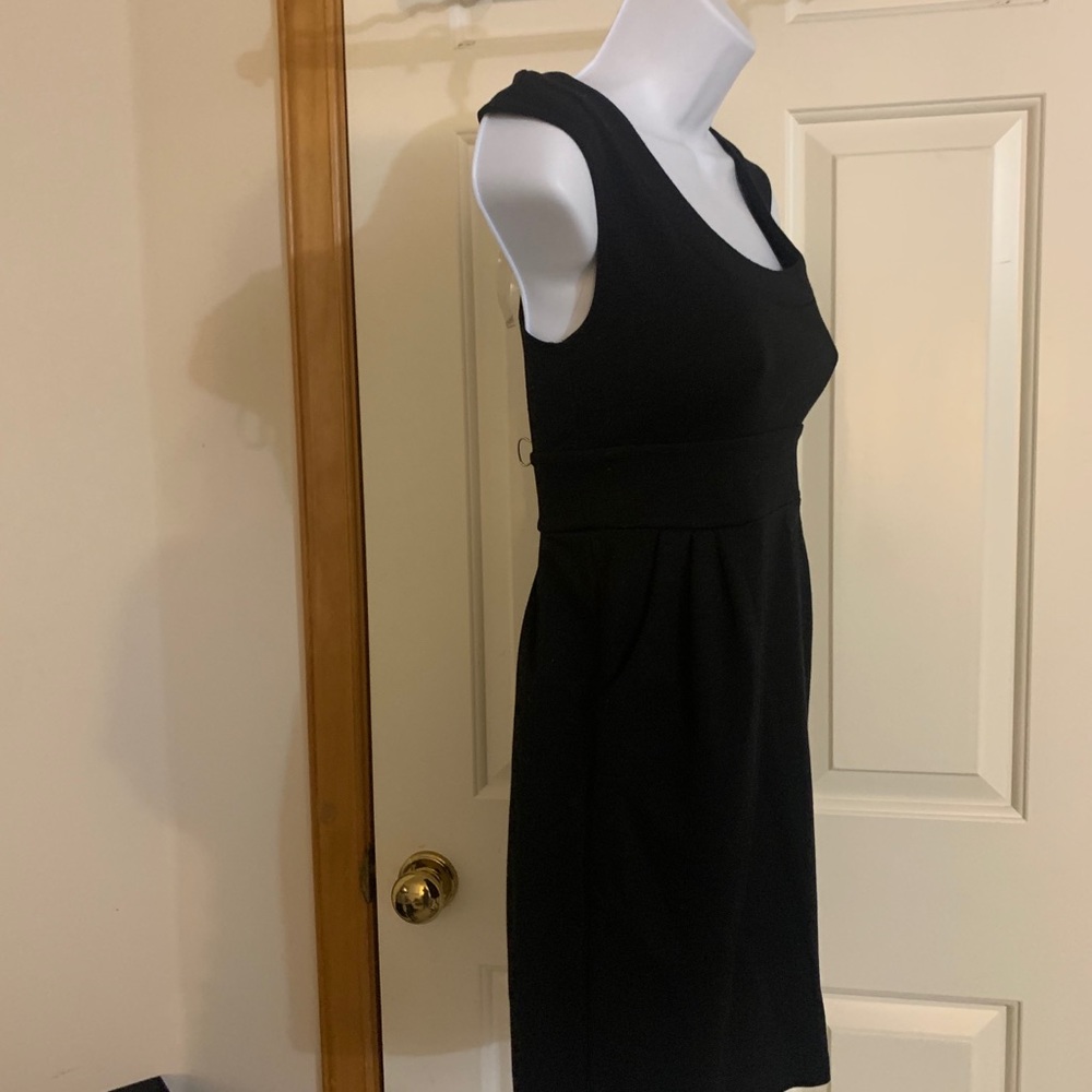 Dress small - Picture 3 of 4